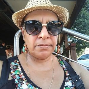 Meet your Posher, Sharon